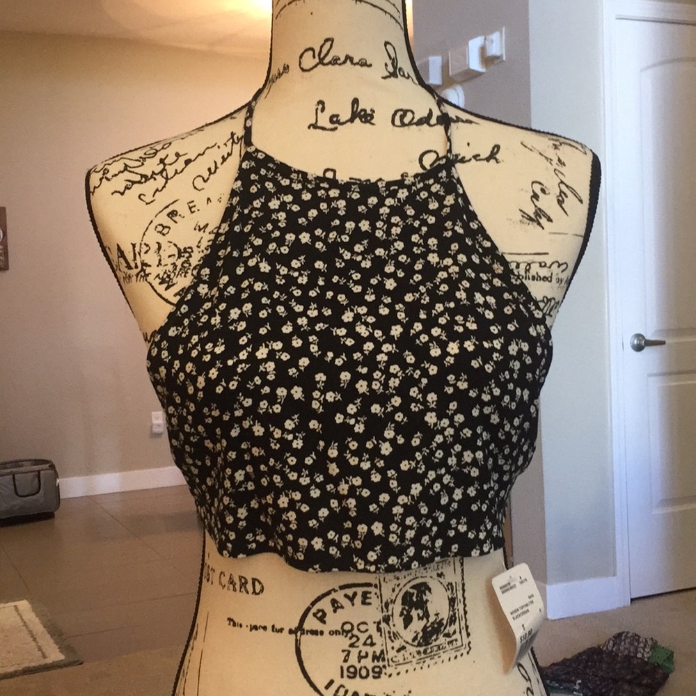 Floral crop top NWT